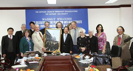 คณะผู้แทนฝ่ายซ้ายสหรัฐเยือนเวียดนาม